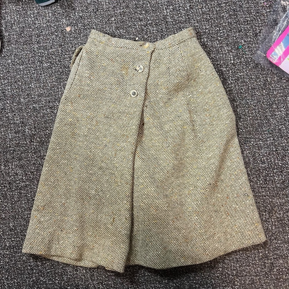 True Vintage 1960s Saks Fitfth Avenue Shorts Womans Wide Leg Woven 22x10